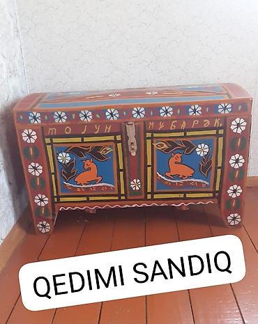 brezent parca: Qədimi naxışlı sandıq - Material: taxta, əl işi boyalı - Üzərində — 1