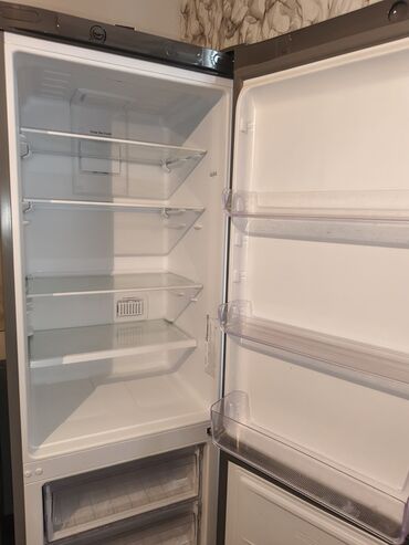 продаю холодильник бу: Новый 2 двери Indesit Холодильник Продажа, цвет - Серый