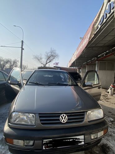 волсваген вента: Volkswagen Vento: 2 л | 1992 г