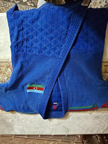 Спортивные костюмы: Məhsul: Cüdo kimono dəsti (göy) Xüsusiyyətlər: - Brend: adidas - — 1