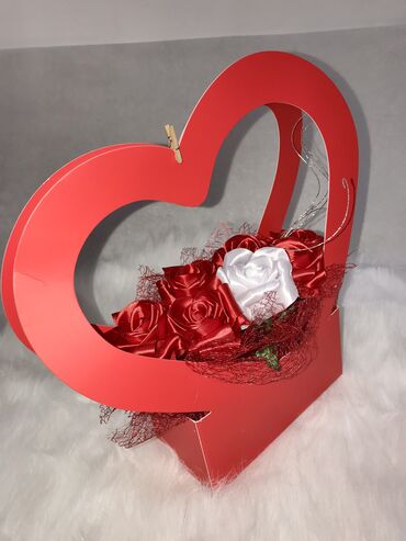 podmetac za case: Poklon box love poklon box love je idealan poklon za dan ljubavi