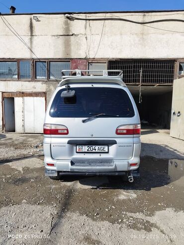 шины 2356516c: Mitsubishi Space Gear: 1995 г., 2.4 л, Автомат, Бензин, Вэн/Минивэн