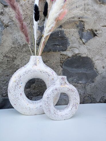 Vazalar: Bir vaza — 3