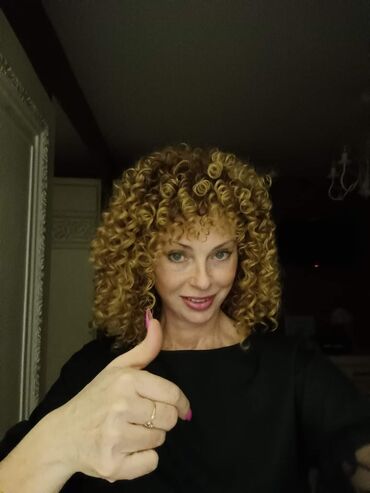 Perike i klipse: Lace Front perika

Cena:3700din — 6