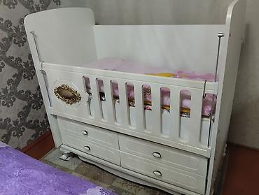 Oğlan və qız üçün, İşlənmiş, Dördbucaq, Beşik, Dəst ilə, Matras ilə, Yellənmə mexanizmsiz lalafo.az -da Oğlan və qız üçün, İşlənmiş, Dördbucaq, Beşik, Dəst ilə, Matras ilə, Yellənmə mexanizmsiz