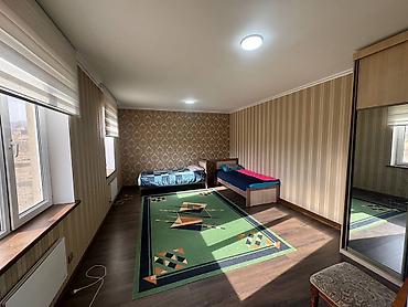 Посуточная аренда домов: Сдаю в аренду просторный дом с современной кухней-гостиной. - Кухня — 11