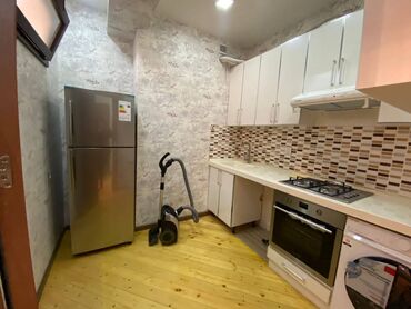 Uzunmüddətli kirayə mənzillər: Həzi Aslanov metrosuna yaxin Gəncə prospektində 16 mertebeli binanın — 12