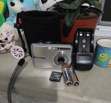 digital camera qiymeti: Çox istifadə olunmayıb .(samsung s760) Zaryatqa aparatı və yaddaş