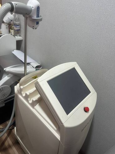 qaş aparatı: Cox yaxsi veziyyetde lazer aparati ve carbon pilinq tatu silme aparati
