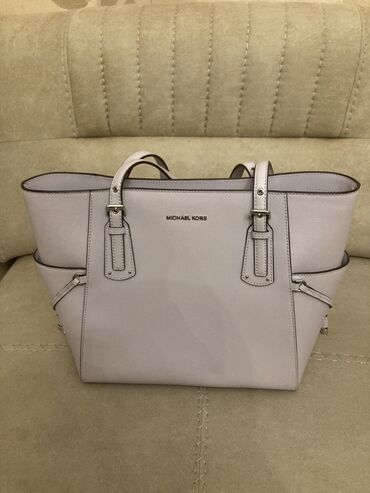сумка женская новая: Женская сумка фирма Michael Kors. Оригинальная. Покупалась в США