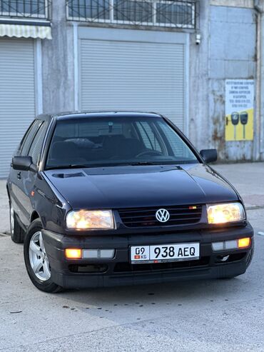 Продажа авто: Volkswagen Vento: 1994 г., 1.8 л, Механика, Бензин, Седан