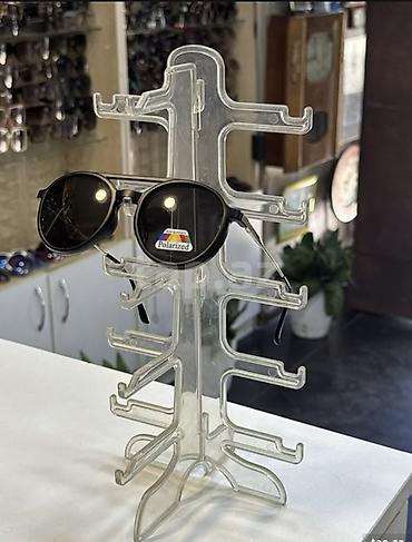 optika vitrini: Məhsul: Eynək sərgiləmə stendi Təsvir: - Material: şəffaf, möhkəm — 4