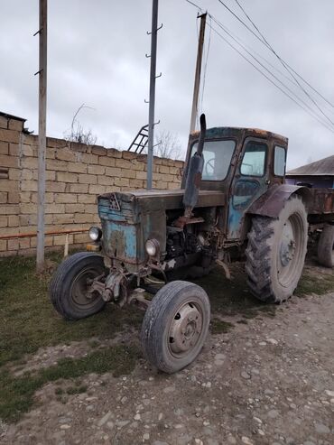 Сельхозтехника: Traktor işlək vəziyyətdədir heç bir problemi yoxdur. Təkərlər təzədi