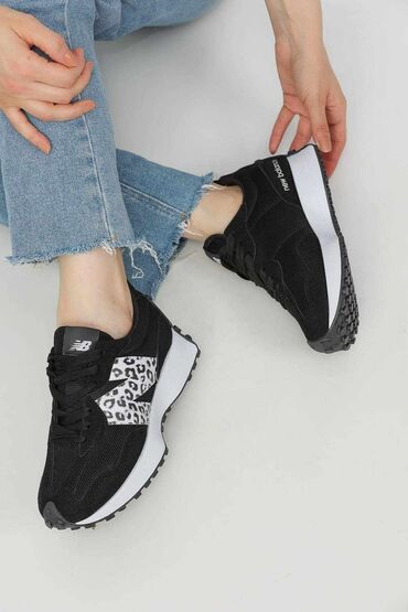 Women's Sneakers and athletic shoes: 37 — 1