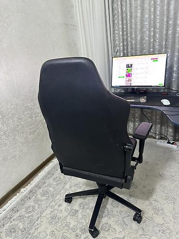 Игровые кресла: Игровое кресло Secretlab (серия Titan/OM, черная экокожа) - — 3