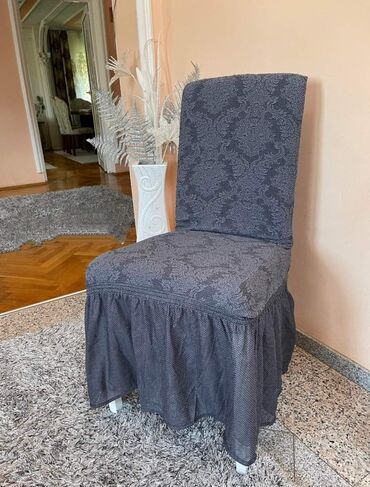 Posteljina: Prekrivači za stolice sa karnerima
6 komada- cena 3400 dinara — 7