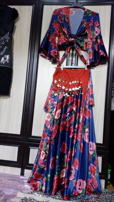 цыганский костюм: Продаю цыганский костюм. Сшит на заказ. Одевала один раз на