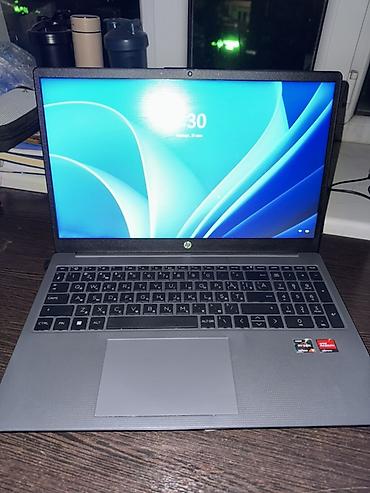 logitech 920: HP 15.6" ноутбук, серый корпус с текстурированной крышкой. Клавиатура — 2