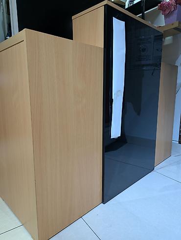 Торговое оборудование: Стойка ресепшн, Материал: Дерево, 112 см * 150 см * 57 см, Б/у — 4