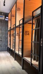 куплю дом в новониколаевке: Хостел капсула Жатакана койка халал! Жылуу жана баардык шарттары мн!