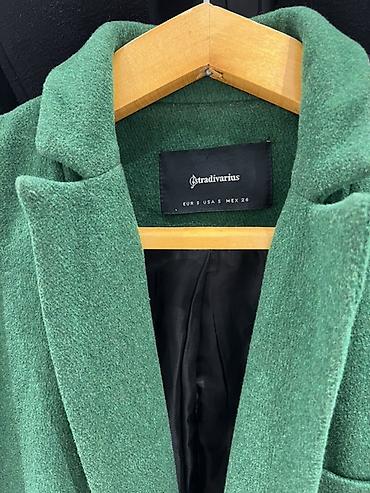 Пальто: По фото первое по 2000 т остальные все по 1000 Женские пальто — 5