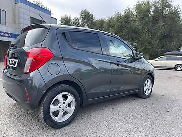 маленькие дешевые машины: Chevrolet Spark: 2019 г., 1 л, Автомат, Бензин, Хэтчбэк — 3
