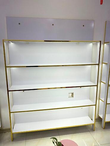 parfum vitrine: Mağaza üçün vitrin və rəf sistemi - Dizayn: Ağ rəngli, qızılı — 5