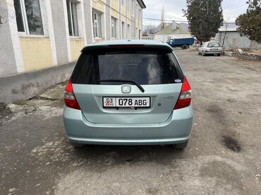 Honda: Honda Fit: 2002 г., 1.3 л, Вариатор, Хэтчбэк — 3