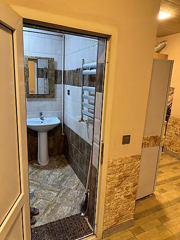 Günlük kirayə evlər: Kirayə üçün həyət evi - 1 mərtəbəli həyət evi, hasarlı sahə - — 5