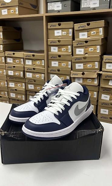 Кроссовки Nike Air Jordan 1 Low - Цвет: белый/тёмно‑синий с серым