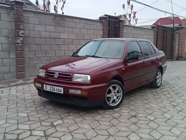 Volkswagen: Volkswagen Vento: 1994 г., 1.8 л, Механика, Бензин, Хэтчбэк