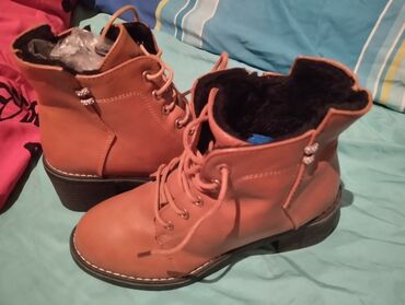 Botinka və botilyonlar: Dolce & Gabbana, Ölçü: 37, rəng - Qara, Yeni — 2