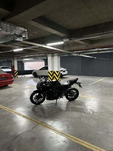 Мотоциклы: Продаю SUZUKI GSX250R г.в.: 11.2021 пробег: 8.400 км — 12