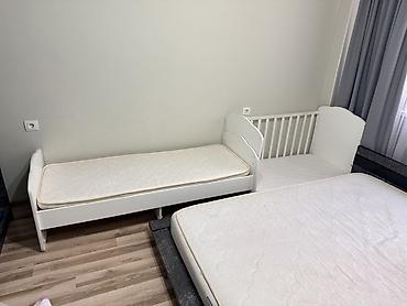 белые шнурки: Детский мебельный комплект: приставная кроватка + узкая односпальная — 3