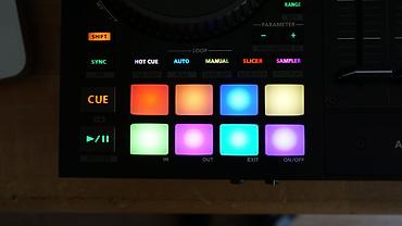 DJ-контроллерлер: 4-х канальный dj контроллер ROLAND DJ-707M. + состояние lalafo.kg да — 6 DJ-контроллерлер: 4-х канальный dj контроллер ROLAND DJ-707M. + состояние — 6