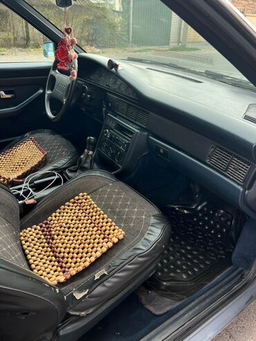 Audi: Audi 100: 1988 г., Механика, Бензин, Седан — 16