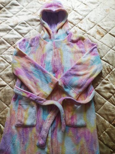 вещи для новорожденного: Вещи в хорошем состоянии на девочку 11-12 лет, за любую вещь 100 сом