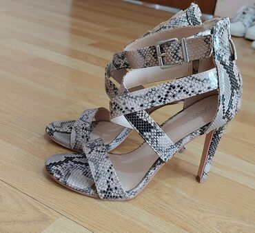 polovni koferi novi sad: Sandals, Aldo, 39