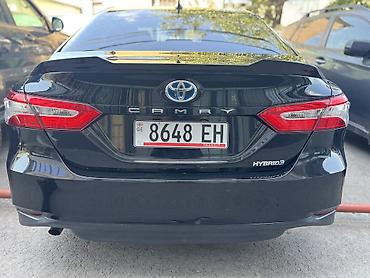места: Toyota Camry: 2020 г., 2.5 л, Автомат, Гибрид, Седан — 4