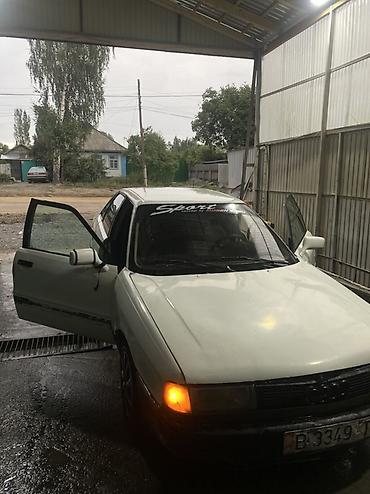 Транспорт: Audi 80: 1986 г., 1.8 л, Механика, Бензин, Седан — 1