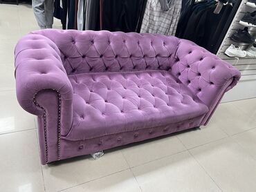 диван 3: Прямой диван, цвет - Розовый, Б/у