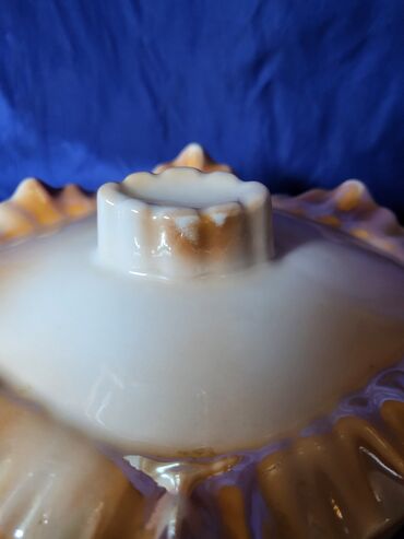 Kante: Satula nova,porcelanaska 70te. Satulu je radio Jugoporcelan Titov — 2