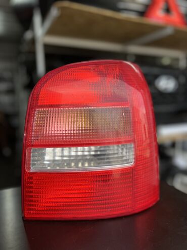 ауди минивен: Задний правый стоп-сигнал Audi Б/у, Оригинал, Германия