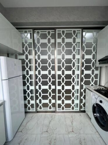 Uzunmüddətli kirayə mənzillər: Əhmədli qəsəbəsində, Qaçaq Nəbi küçəsində, Yeni Tikili 13 mərtəbəli — 14