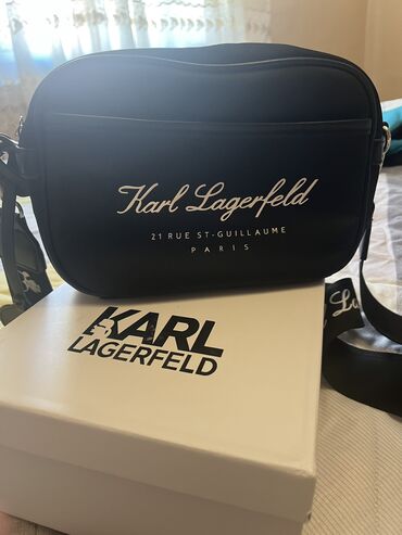Eynəklər: Əl çantası, Karl Lagerfeld, Yeni