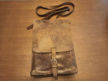 59 oglasa | lalafo.rs: Autentična oficirska torbica od prirodne kože dimenzija 22x32cm. Može