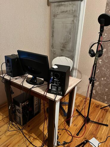 Masaüstü kompüterlər və iş stansiyaları: Studio dəsti satılır. təzədir. proqramları var səs yazma üçündür
