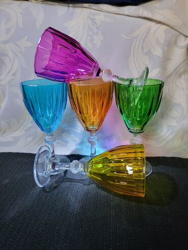 Čaše: Case diamond za vino. Case nove,fabricka boja stakla,sve na njima — 2