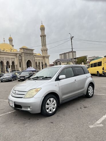 Toyota: Toyota ist: 2002 г., 1.3 л, Автомат, Бензин, Хэтчбэк