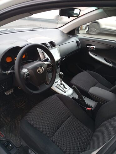 Toyota: Toyota Corolla: 1.6 l | 2010 il Sedan — 5